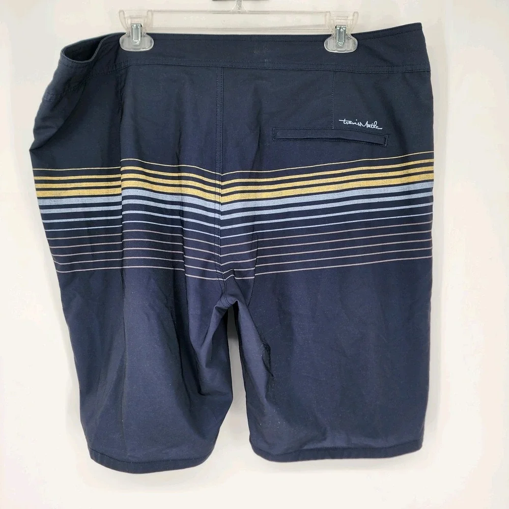 Travis Matthew Board Shorts Mens 40 Multicolored Striped Pockets Swim Surf Beach